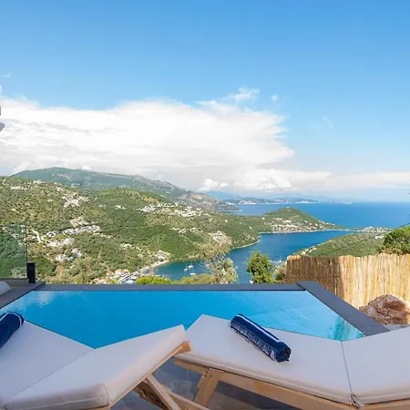 Lefkas Luxury Villa *