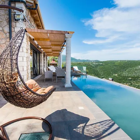 Lefkas Luxury