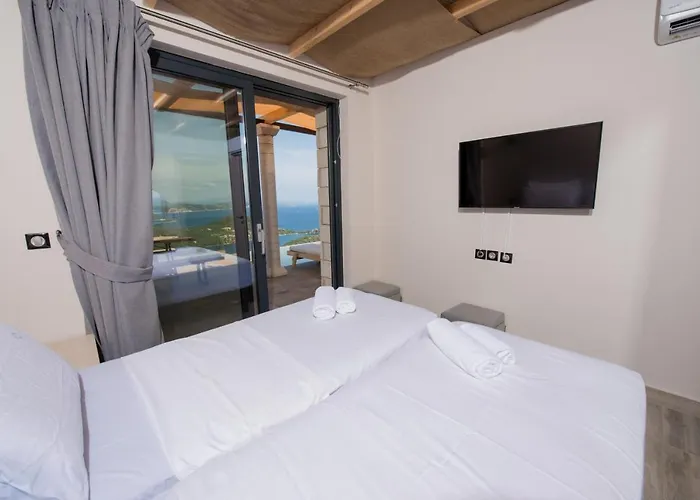 Lefkas Luxury